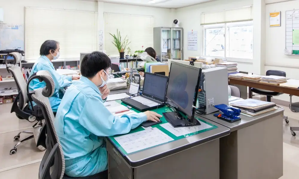 社内業務風景